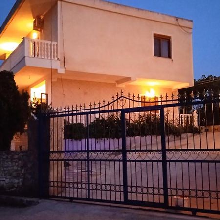Arsen Apartments Sarandë Buitenkant foto