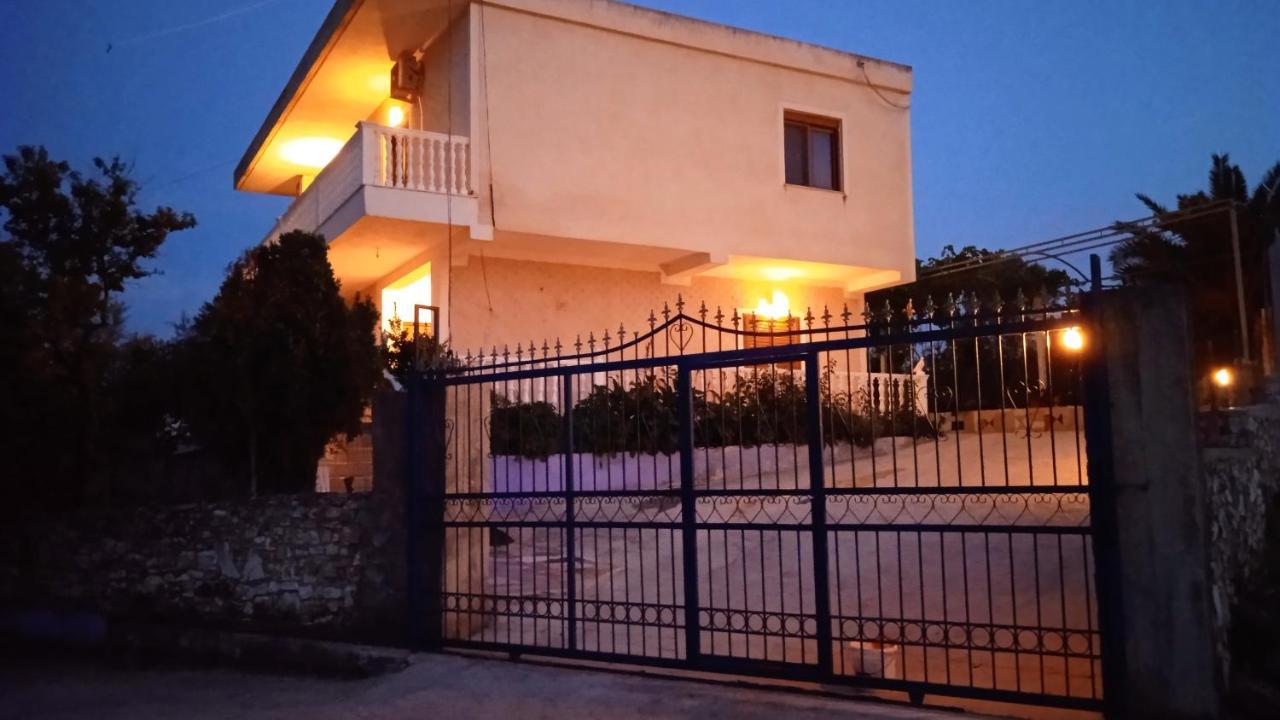 Arsen Apartments Sarandë Buitenkant foto